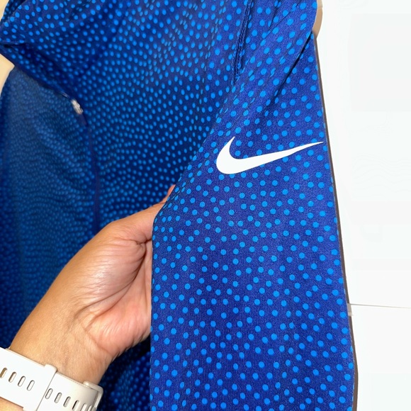 Nike Pro Dri-fit pull over, blue dot size women small - Picture 4 of 6